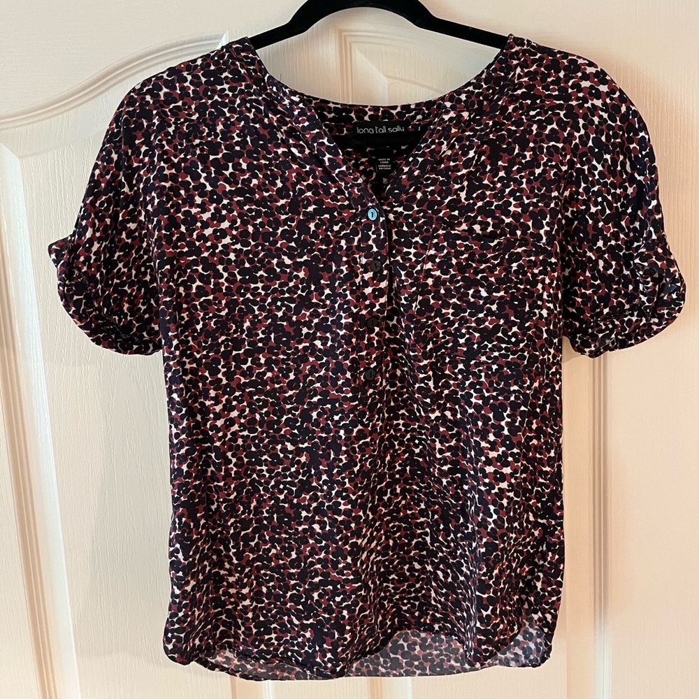 Long tall sally brown, white, and cream patterned short sleeved top. US size 6